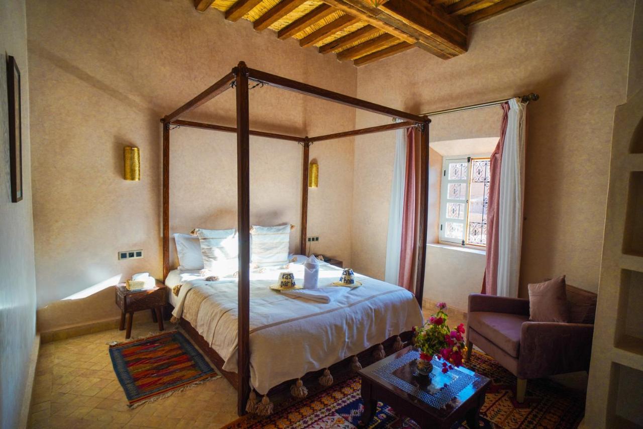 Kasbah Hnini Hotel Igdaoun Exterior photo