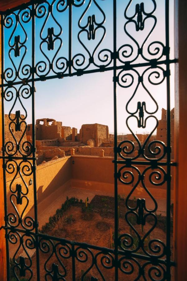 Kasbah Hnini Hotel Igdaoun Exterior photo