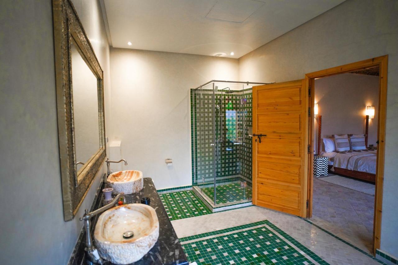 Kasbah Hnini Hotel Igdaoun Exterior photo