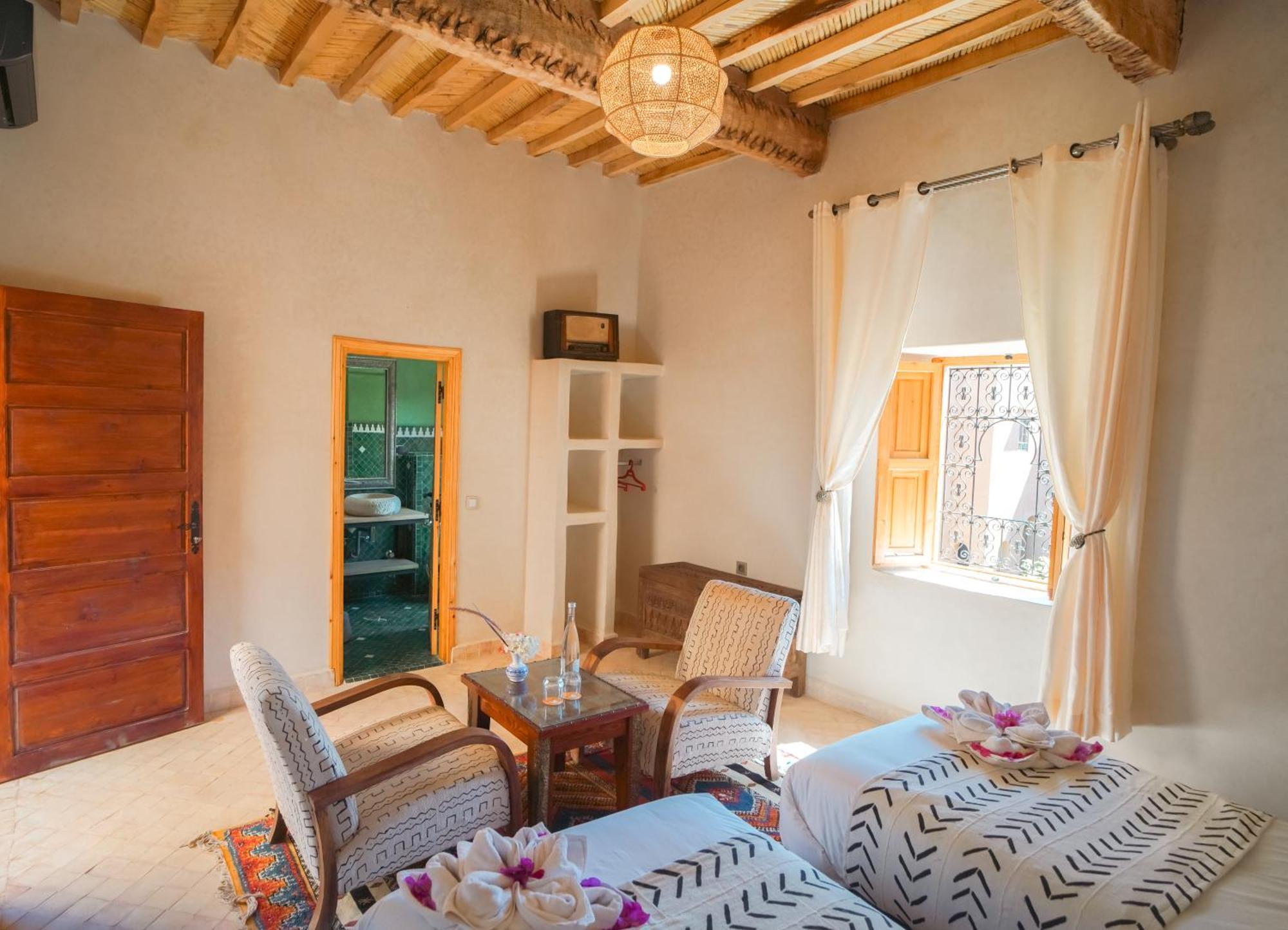 Kasbah Hnini Hotel Igdaoun Exterior photo