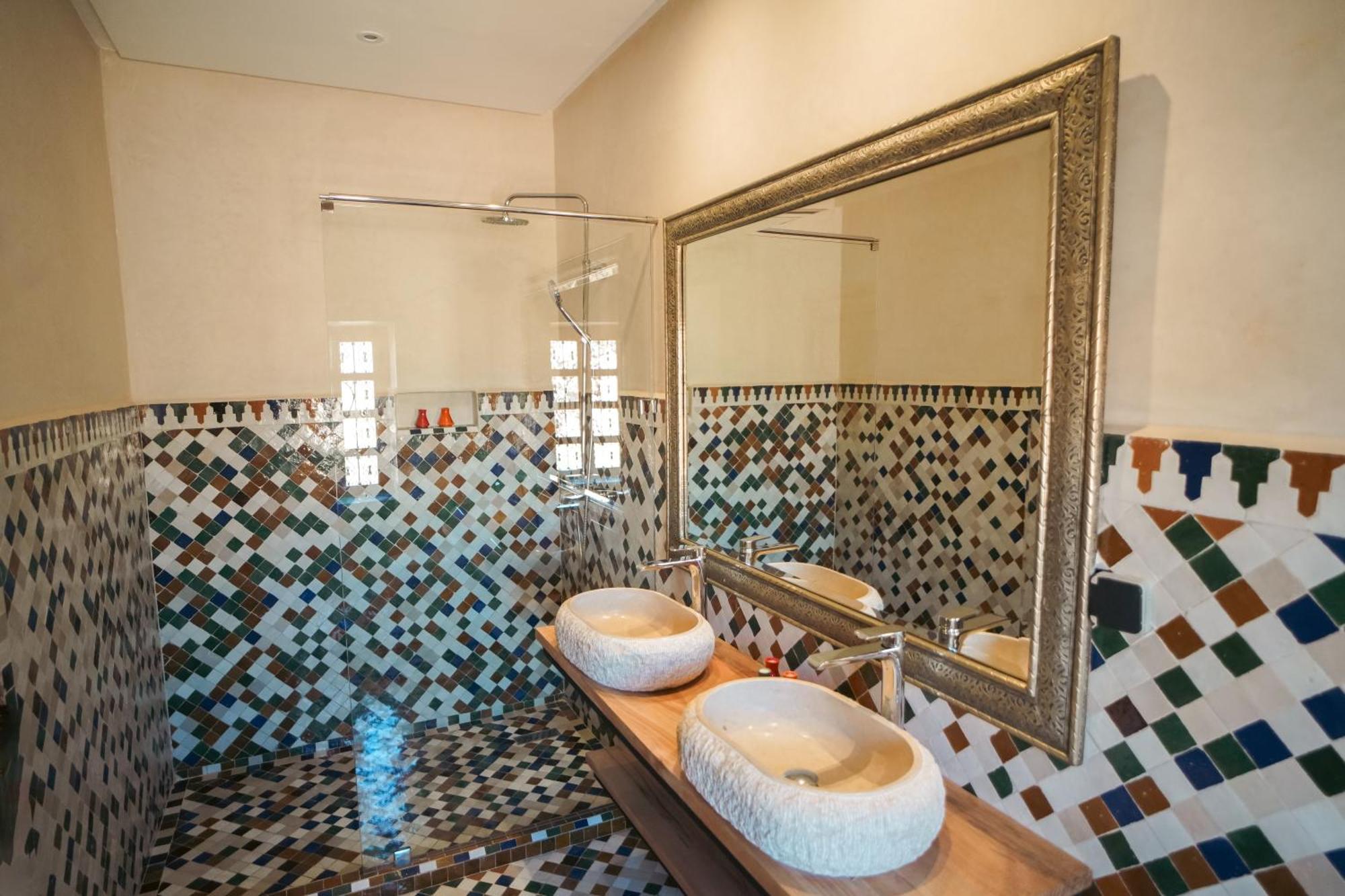 Kasbah Hnini Hotel Igdaoun Exterior photo